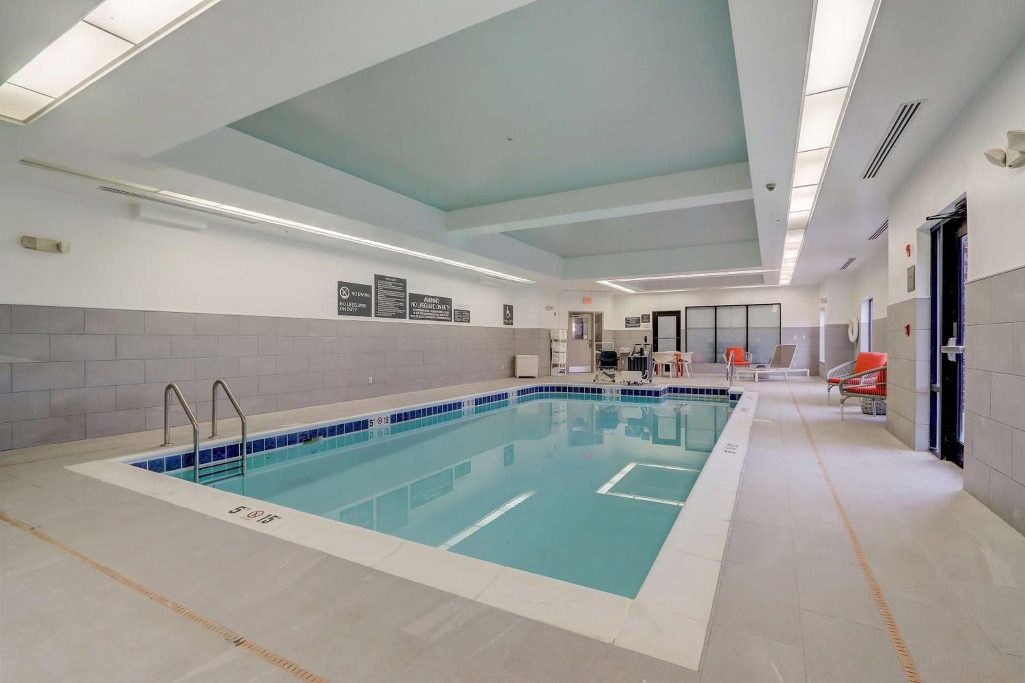 Hilton Garden Inn Indianapolis Northwest Экстерьер фото