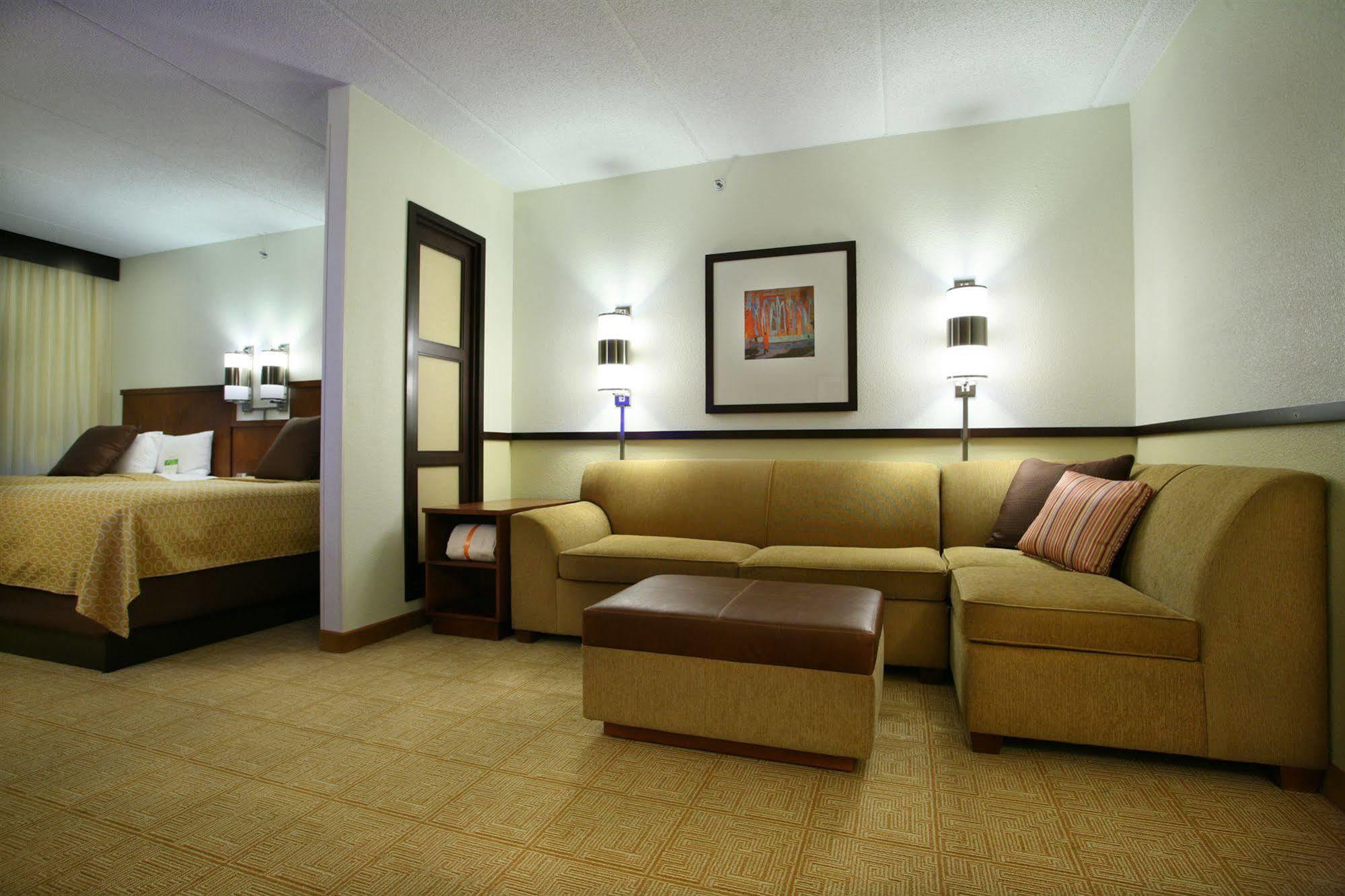 Hilton Garden Inn Indianapolis Northwest Экстерьер фото
